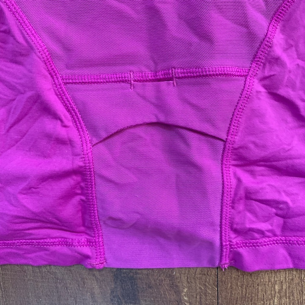 Lululemon Womens tank top activewear Sz 4 built in removeable bra pink/purple - Picture 5 of 7
